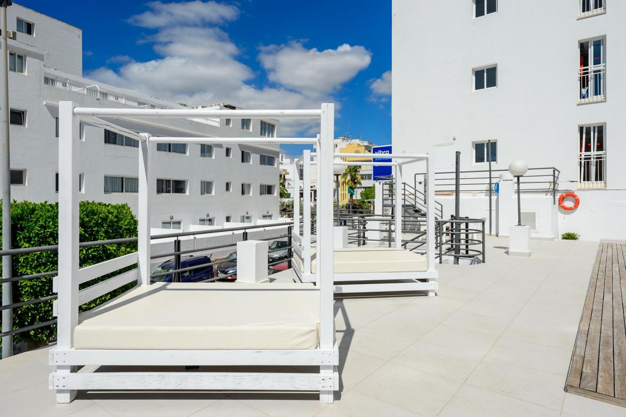 Aparthotel Vibra Sanan - Adults Only San Antonio  Exteriör bild